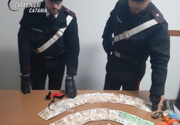 Droga e soldi in casa: arrestato