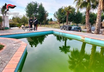 Piscine e costruzioni abusive in due ville nel Parco dell&rsquo;Etna: tre denunciati