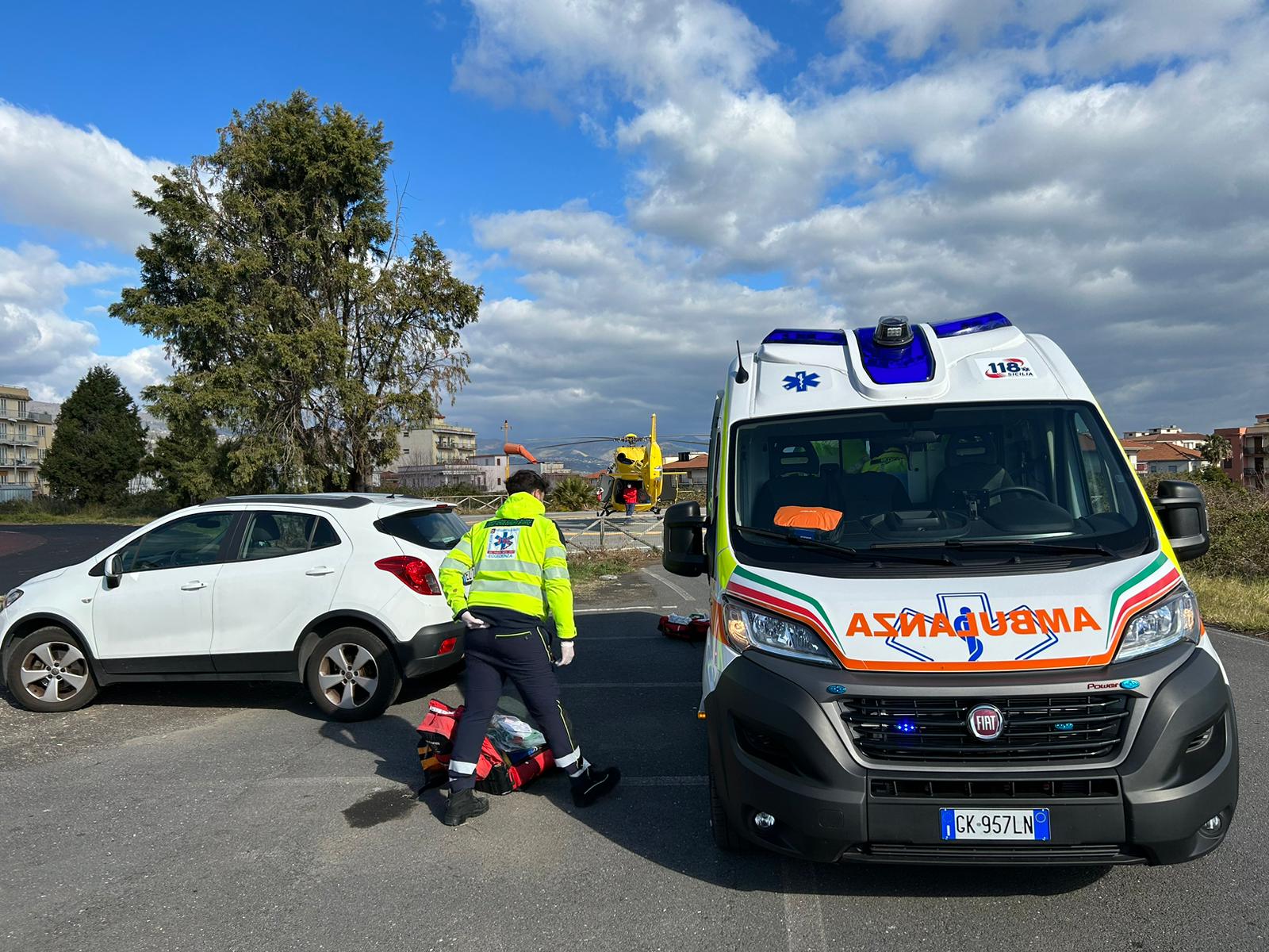 Pedone investito da auto "pirata" lungo la Ss 114 tra Trepunti e San Leonardello