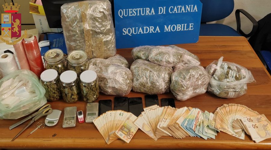 Minimarket della droga a Picanello: arrestato un 53enne
