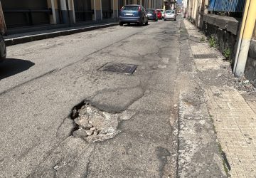 Giarre, dopo le incompiute il record nazionale delle buche