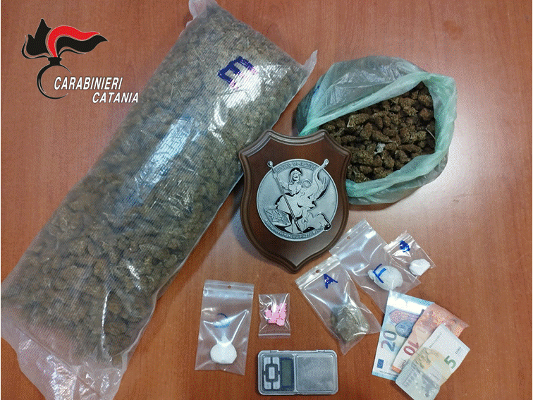 Specializzati in fumo e droga da “sballo”: arrestati un acese ed un palermitano