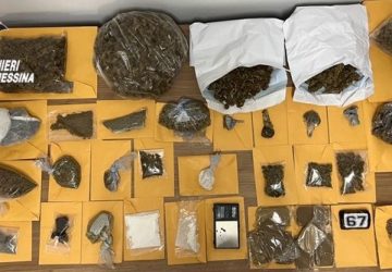 Giardini Naxos, nella camera di un b&b crea un vero e proprio market della droga: arrestato