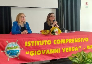Riposto, Catena Fiorello ospite dell'Istituto Comprensivo "Giovanni Verga"