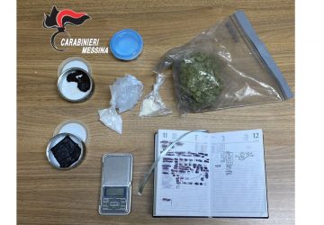 Taormina, ai domiciliari con la droga: in manette 22enne