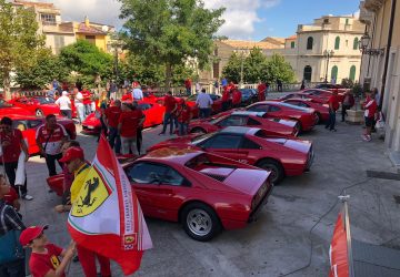 Sant'Alfio, kermesse e raduno della "Scuderia Ferrari club"