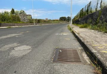 Giarre, ripristinate caditoie e griglie trafugate sul viale Federico di Svevia