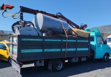 Beccati a Randazzo mentre trasportavano rifiuti non conformi: denunciati in due