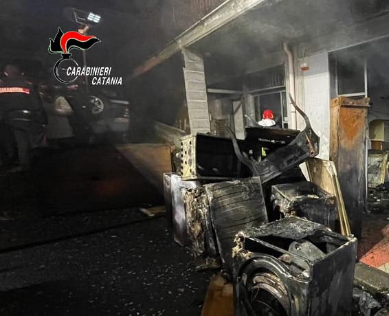 Randazzo: un pestaggio a sangue, un incendio doloso e persino il progetto di un omicidio. Due arresti