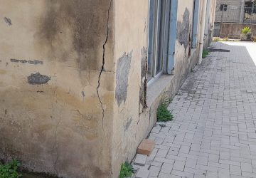 Mascali, sopralluogo di I e IV commissione nelle scuole: riscontrate infiltrazioni d&rsquo;acqua piovana e distacchi di intonaco&rdquo;