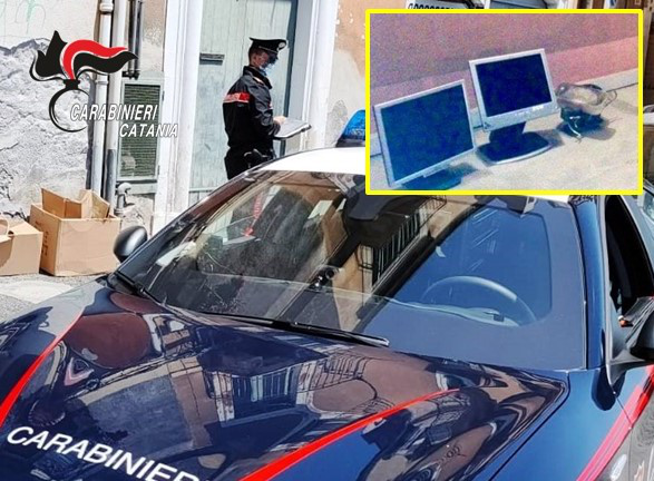 Evade dai domiciliari e ruba computer da una concessionaria