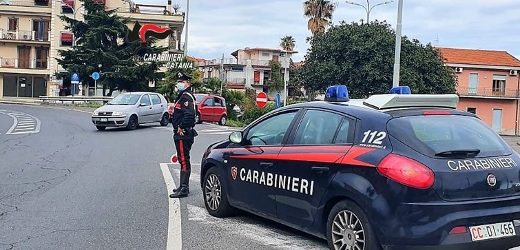 Controlli dei carabinieri a Mascali, Santa Venerina e Zafferana: diverse denunce e sanzioni