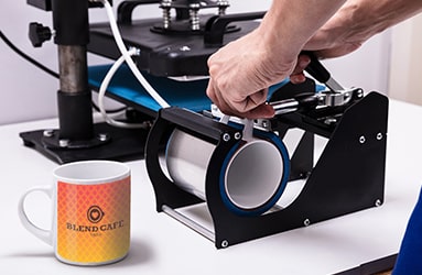 Gadget originale e utile? Cresce l’utilizzo delle tazze promozionali