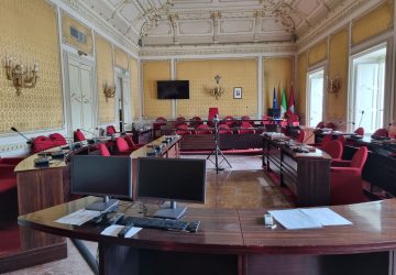Acireale, innovazioni nell'aula consiliare