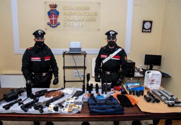 Traffico d’armi da guerra e clandestine: arrestato un mafioso catanese