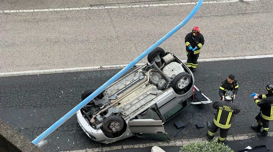 Gravina di Catania, spaventoso incidente mortale. La vittima è una donna