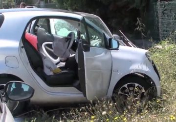 Giarre, frontale tra due Smart: due feriti. Intervento dei Vvff