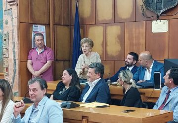 Giarre, il Consiglio comunale unanime per la cittadinanza onoraria alla prof.ssa Castiglione