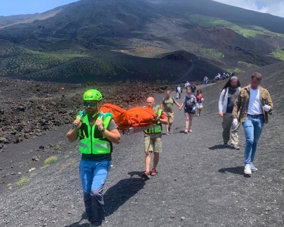 Soccorsa turista americana infortunatasi sull’Etna