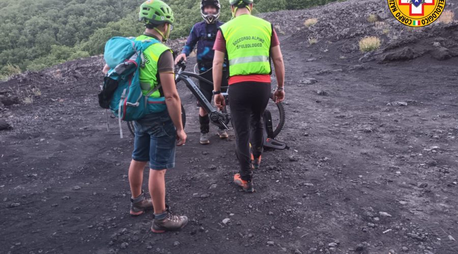 Soccorso biker pugliese smarrito all’interno della Valle del Bove