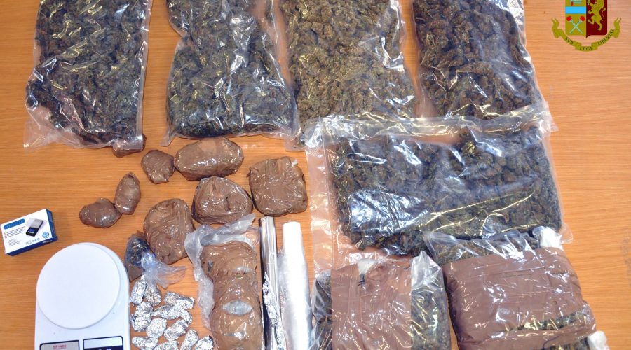 In casa con quasi 4 chili di marijuana: un arresto