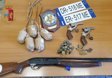 Minini arsenale e targhe di auto: un arresto