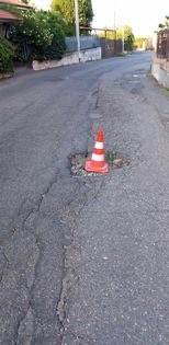 Giarre, in via Settembrini il record delle buche