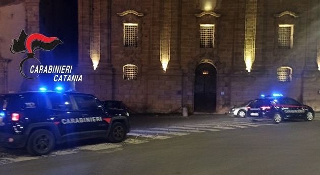 Controlli notturni dei Carabinieri nelle aree della movida: un arresto e una denuncia