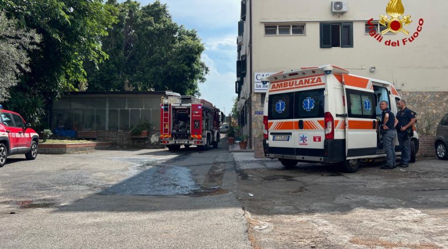 Incendio in una casa di riposo di San Giovanni Galermo. Soccorsi alcuni ospiti