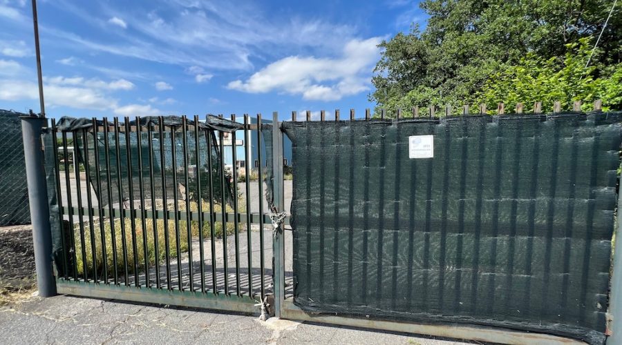 Linguaglossa, chiuso da mesi il centro di raccolta rifiuti