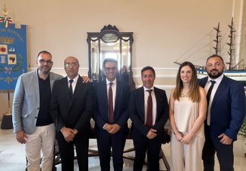 Riposto, primo scossone politico: salta un Assessore?