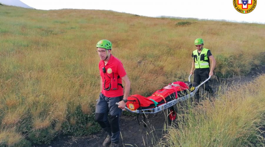 Etna, soccorso escursionista nella valle del Bove