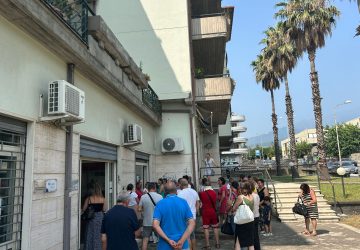 Giarre, tensioni al Centro Impiego per lo stato di agitazione dei dipendenti. Intervento dei Cc