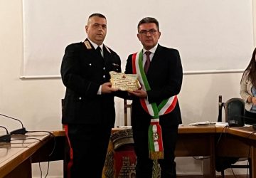 Francavilla: il comandante della stazione dei CC cede il comando dopo 9 anni. Encomio del sindaco