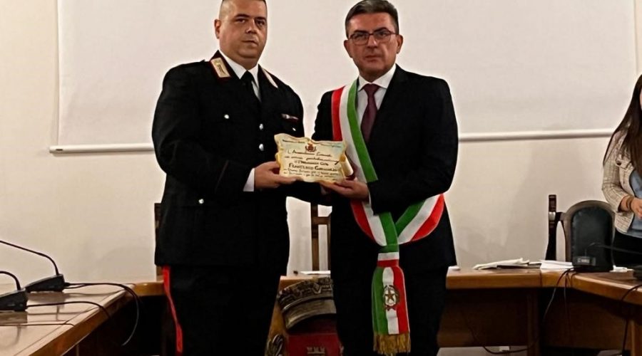 Francavilla: il comandante della stazione dei CC cede il comando dopo 9 anni. Encomio del sindaco