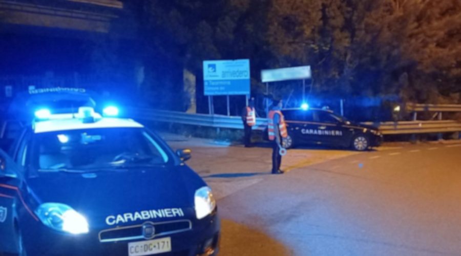 Controlli dei carabinieri a Taormina, Giardini Naxos e Letojanni: denunce e sanzioni