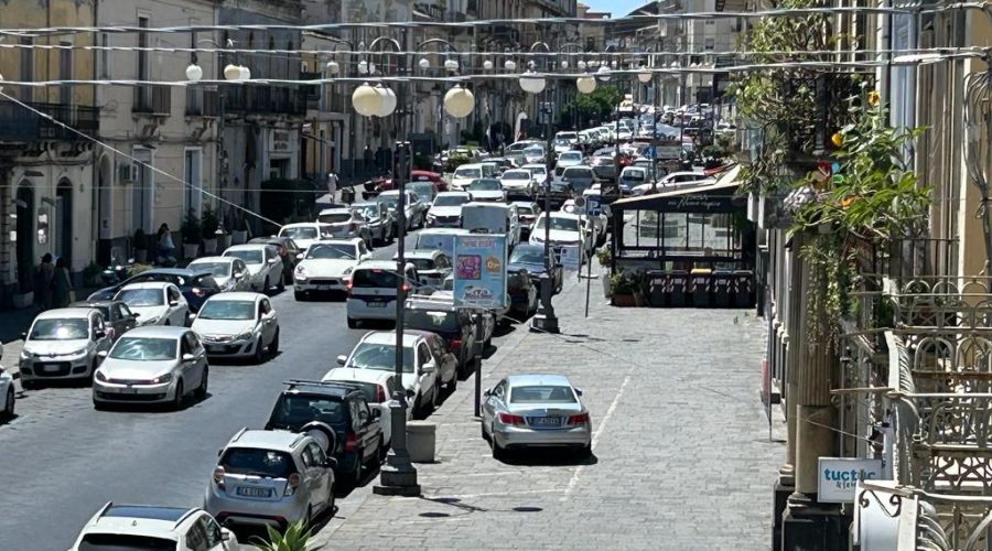 Pasqua e Pasquetta, traffico intenso e previsto assalto delle spiagge