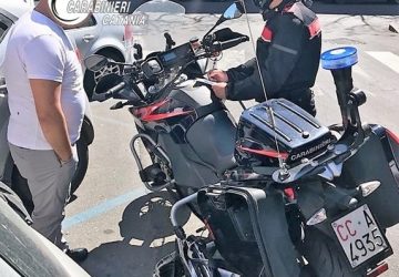 Shopping &ldquo;gratis&rdquo; al centro commerciale: un 54enne finisce in manette