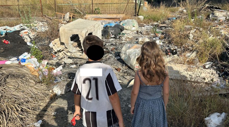 Riposto, quella bomba ecologica dietro gli alloggi del quartiere Immacolata