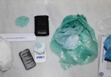 Acireale, rinvenuta cocaina durante una perquisizione in un palazzo