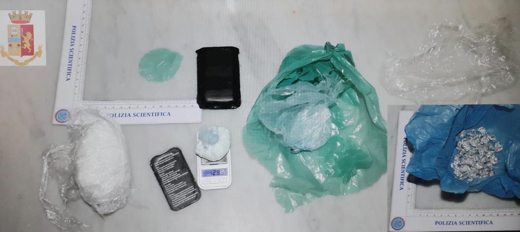 Acireale, rinvenuta cocaina durante una perquisizione in un palazzo