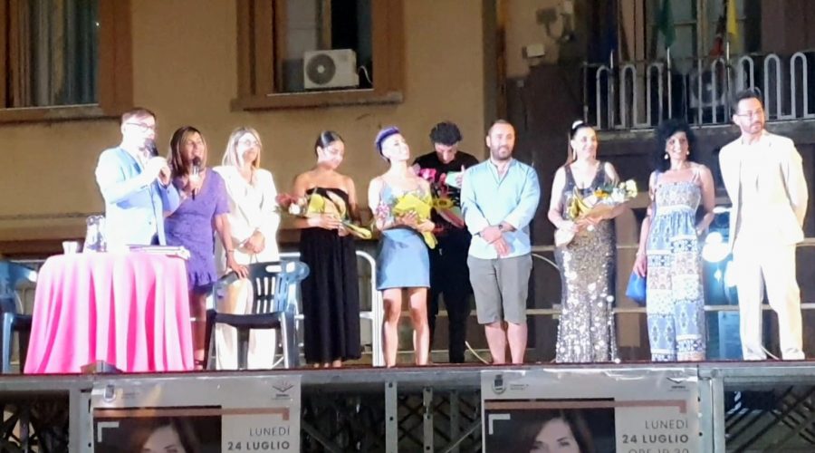 Mascali, presentato il libro della giornalista Rai, Pannietteri su Raffaella Carrà