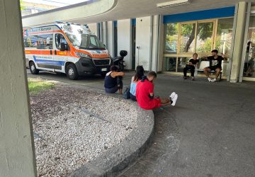 Giarre, all'ospedale Sant'Isidoro si boccheggia. Utenti bivaccano all'aperto