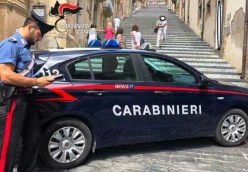 Evade dagli arresti domiciliari e scippa un&rsquo;anziana. Arrestato