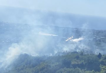 Vasto incendio a Macchia di Giarre. Intervento dei canadair