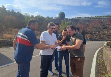 Giarre, V Commissione in ricognizione a Fondo Macchia per la verifica dei danni post incendi