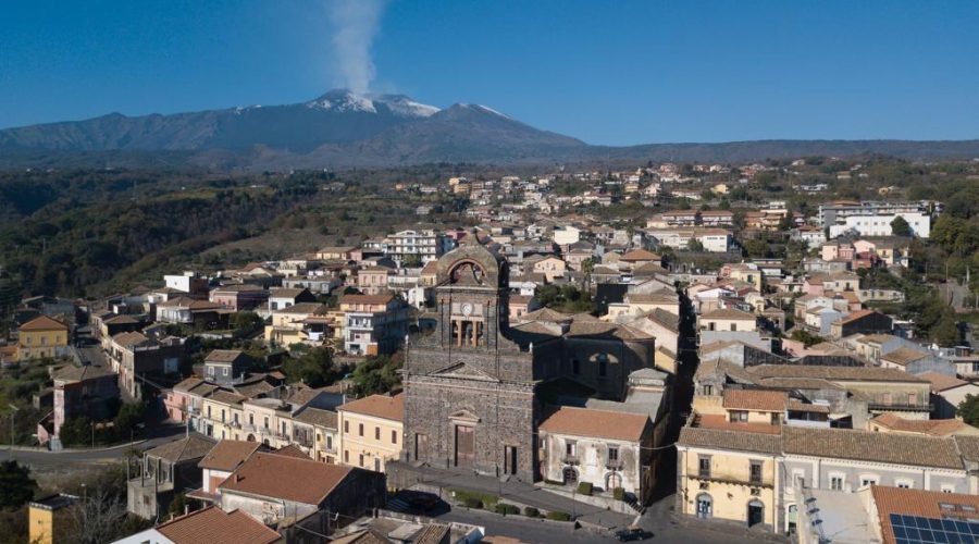 Prime Comunioni spostate a Puntalazzo, è polemica a Sant’Alfio
