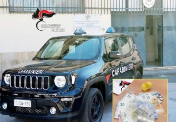 Spaccia al volo e &hellip; beccato in diretta: arrestato pusher