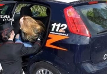 24enne indagato per i reati di violenza sessuale aggravata e maltrattamenti