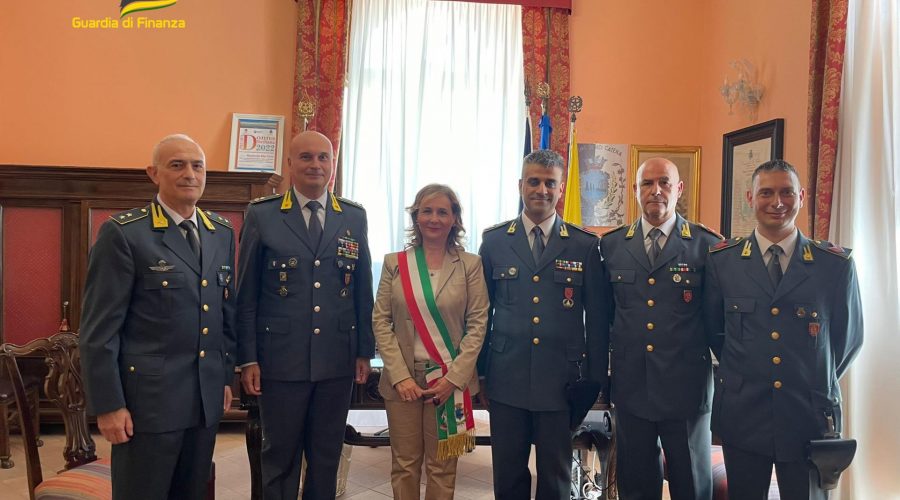 Aci Catena, attestato di benemerenza all’Appuntato Marco Antonio Tringali